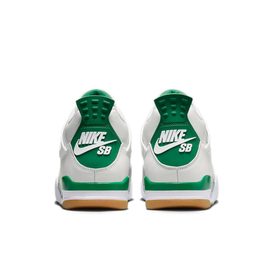 AIR JORDAN 4 RETRO SB 'PINE GREEN' sole
