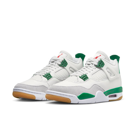 AIR JORDAN 4 RETRO SB 'PINE GREEN' front view