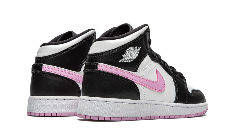 Light pink top and black jordans