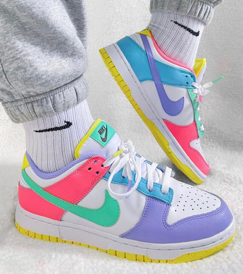 NIKE DUNK LOW SE 'EASTER CANDY' (W)