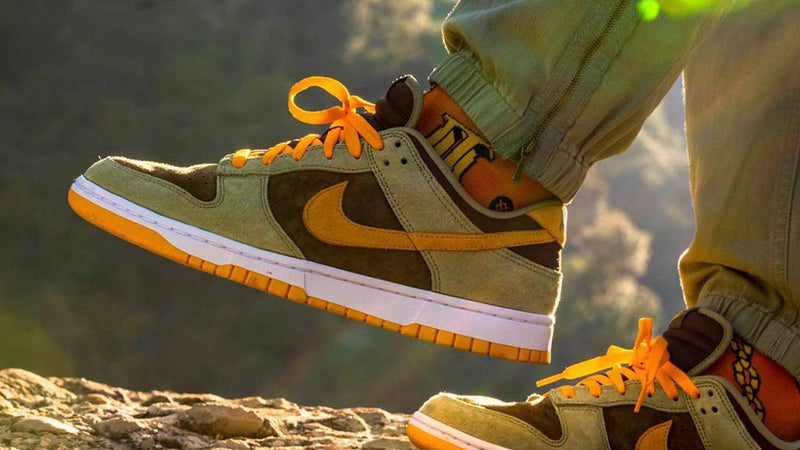 NIKE DUNK LOW SE 'DUSTY OLIVE'